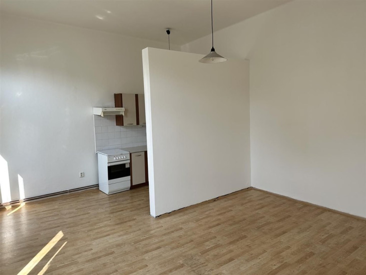 Pronájem bytu 2+KK s balkonem (67 m2), OV, náměstí Svobody, Děčín I - Děčín