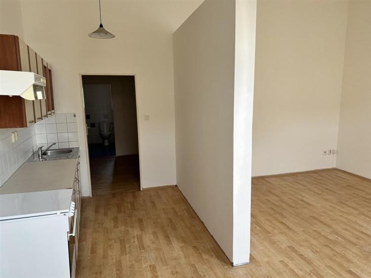 Pronájem bytu 2+KK s balkonem (67 m2), OV, náměstí Svobody, Děčín I - Děčín