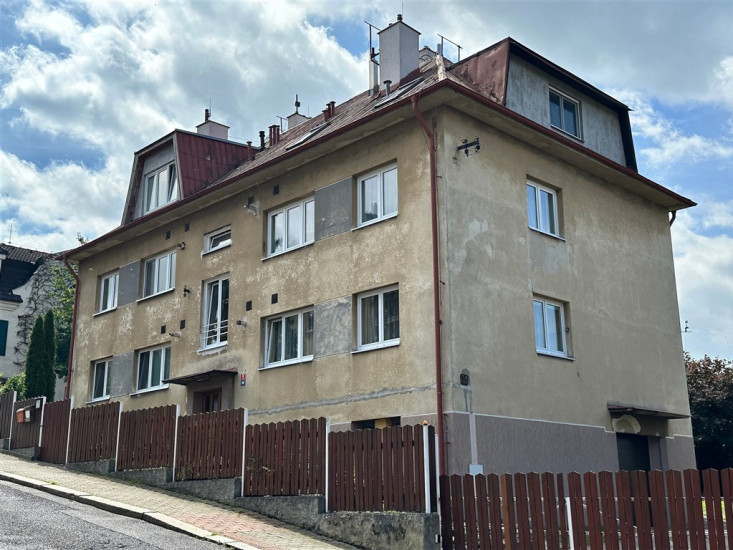 Byt 2+1 (53 m2) se zahradou a vlastním parkováním, OV, Lužická ul., Děčín II - Nové Město