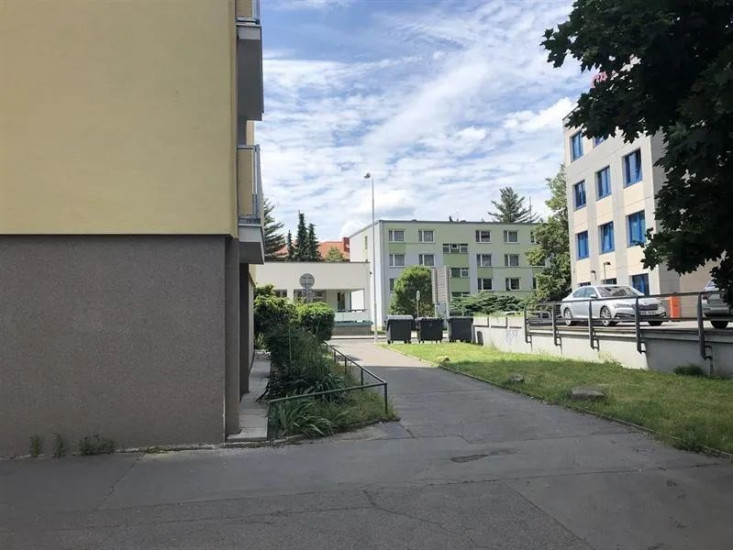 Pronájem bytu 1+kk s lodžií  (25,6 m2), OV, Duchcovská 224, Děčín I - Děčín