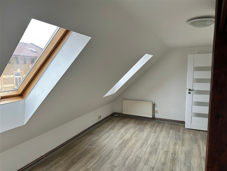 Pronájem podkrovního bytu 2+1 (65 m2), OV, Revoluční náměstí, Děčín IV - Podmokly