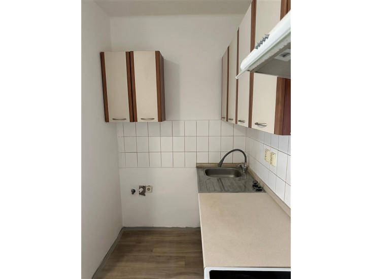 Pronájem podkrovního bytu 2+1 (65 m2), OV, Revoluční náměstí, Děčín IV - Podmokly