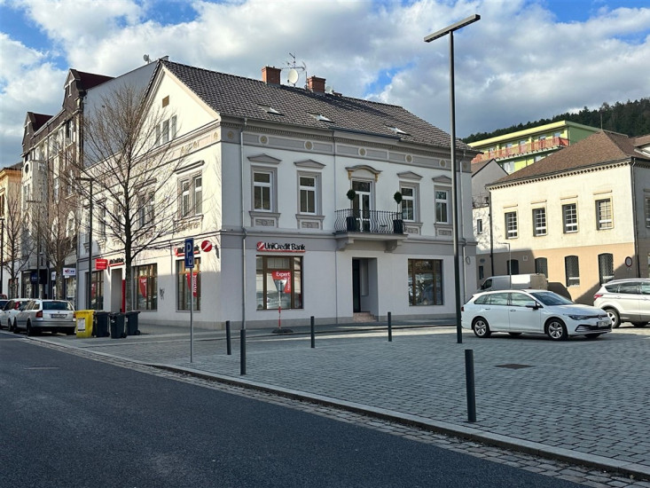 Byt 4+1 s balkonem (156 m2), OV, Husovo nám., Děčín IV - Podmokly