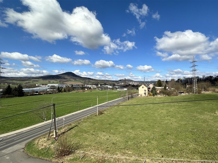 Pronájem bytu 2+1 (54 m2) s balkonem, zahradou a garáží, Vítězství, Děčín XXXIII - Nebočady