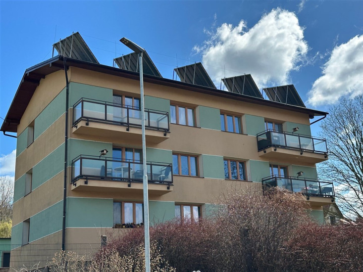 Pronájem bytu 2+1 (54 m2) s balkonem, zahradou a garáží, Vítězství, Děčín XXXIII - Nebočady