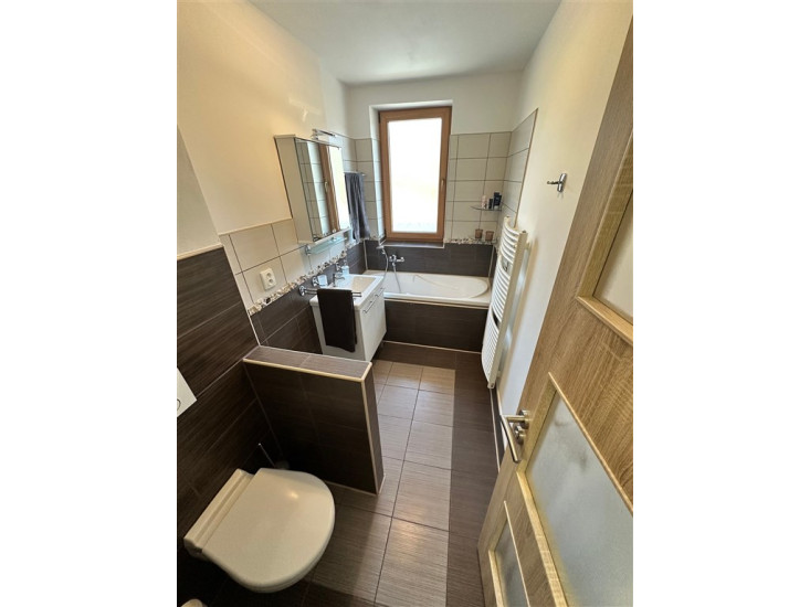 Pronájem bytu 2+1 (54 m2) s balkonem, zahradou a garáží, Vítězství, Děčín XXXIII - Nebočady