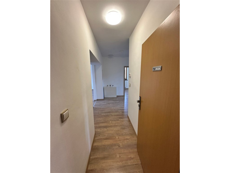Pronájem bytu 2+1 (54 m2) s balkonem, zahradou a garáží, Vítězství, Děčín XXXIII - Nebočady