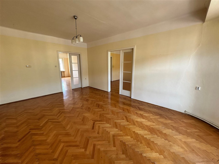 Byt 5+1 (140 m2) se společnou zahradou, Čsl. armády, Děčín I - Děčín