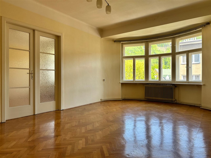 Byt 5+1 (140 m2) se společnou zahradou, Čsl. armády, Děčín I - Děčín
