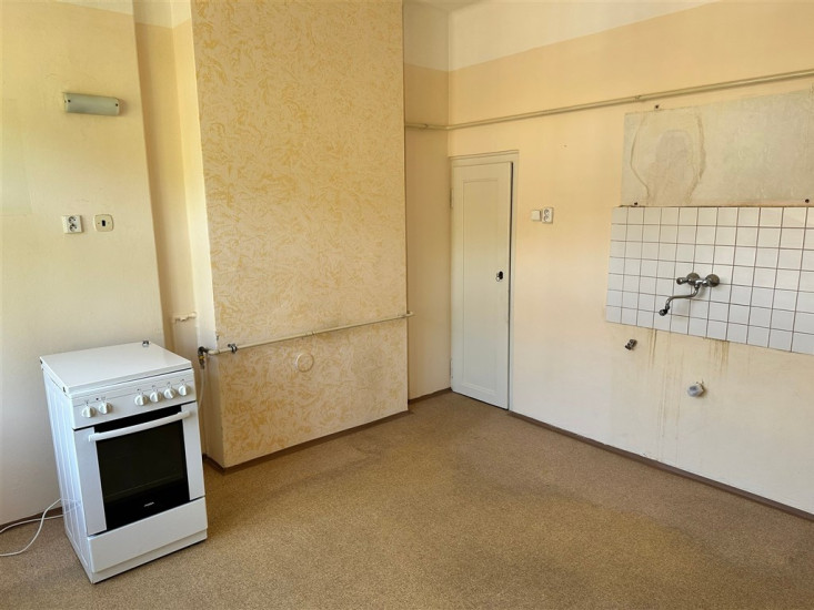 Byt 5+1 (140 m2) se společnou zahradou, Čsl. armády, Děčín I - Děčín